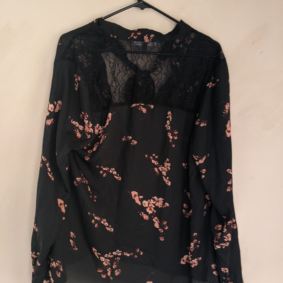 Women's Floral Top - Picture 1 of 3